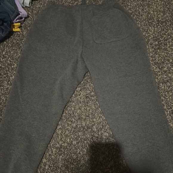 Small sweat pants - Picture 2 of 2